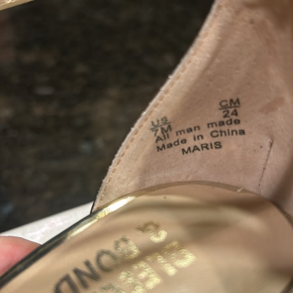 Bleecker & Bond Gold heels Sz 7 - Picture 2 of 6
